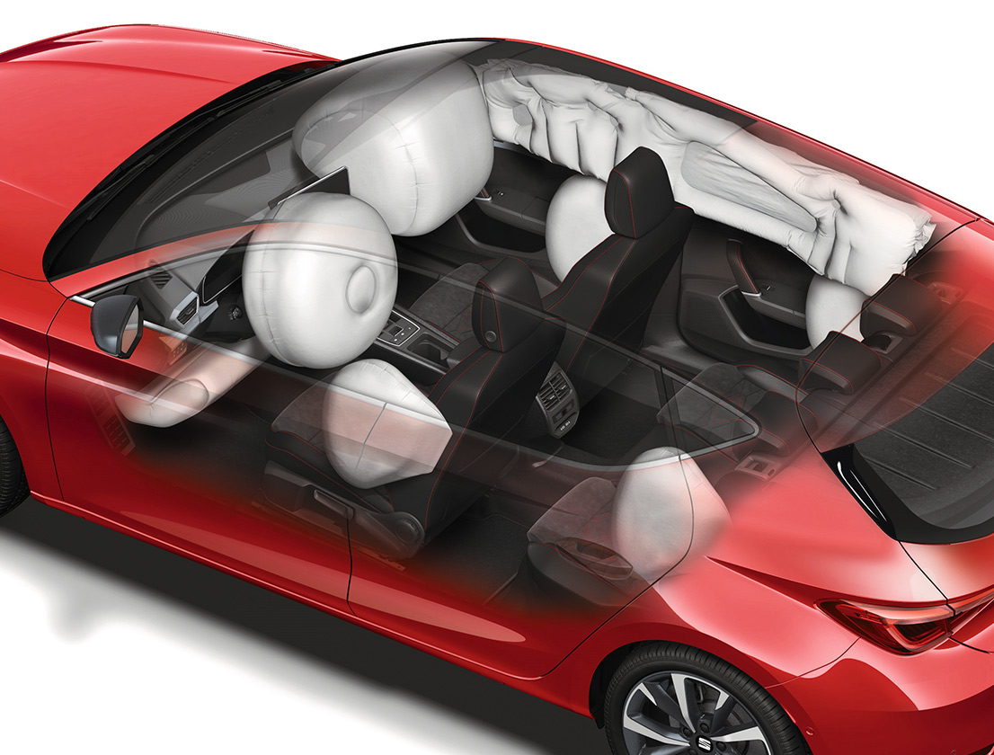 SEAT Leon Sportstourer 2024 couleur rouge désir avec airbags