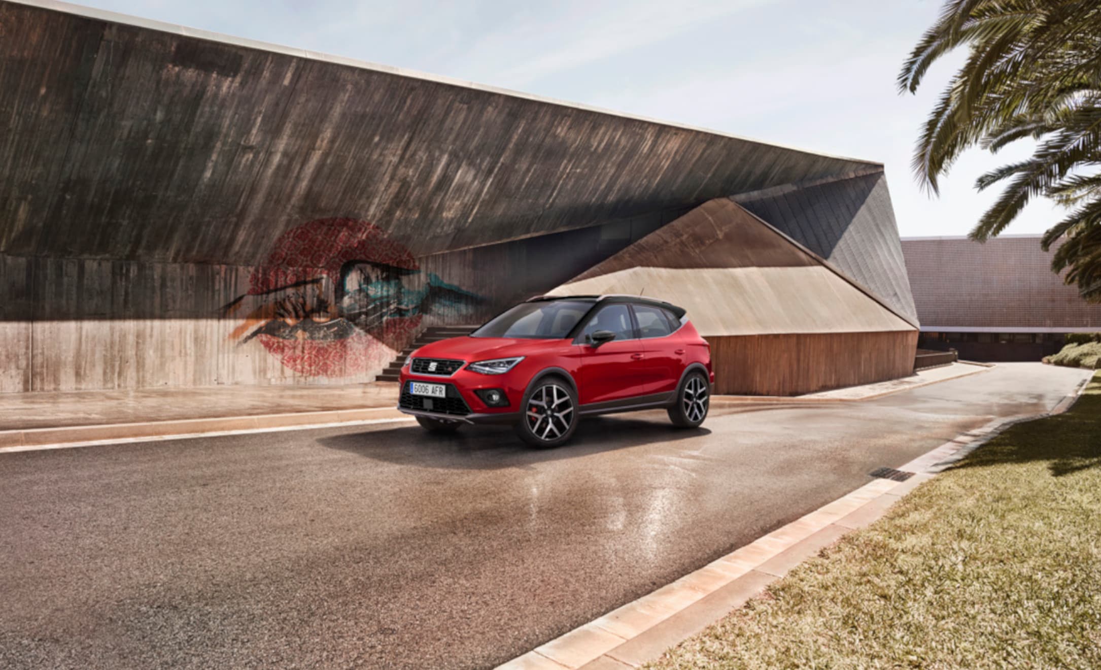 SEAT Arona rouge technologie hybride TGI