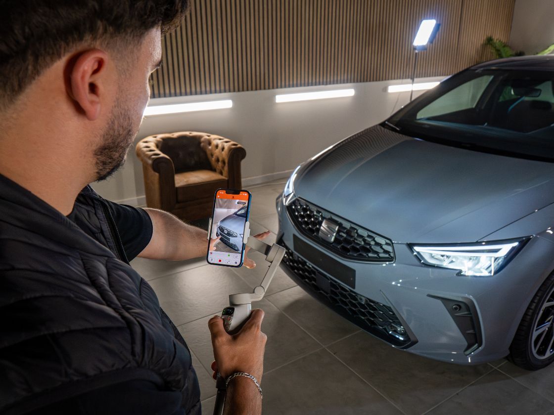 SEAT Ibiza présentée lors d’un événement en direct.