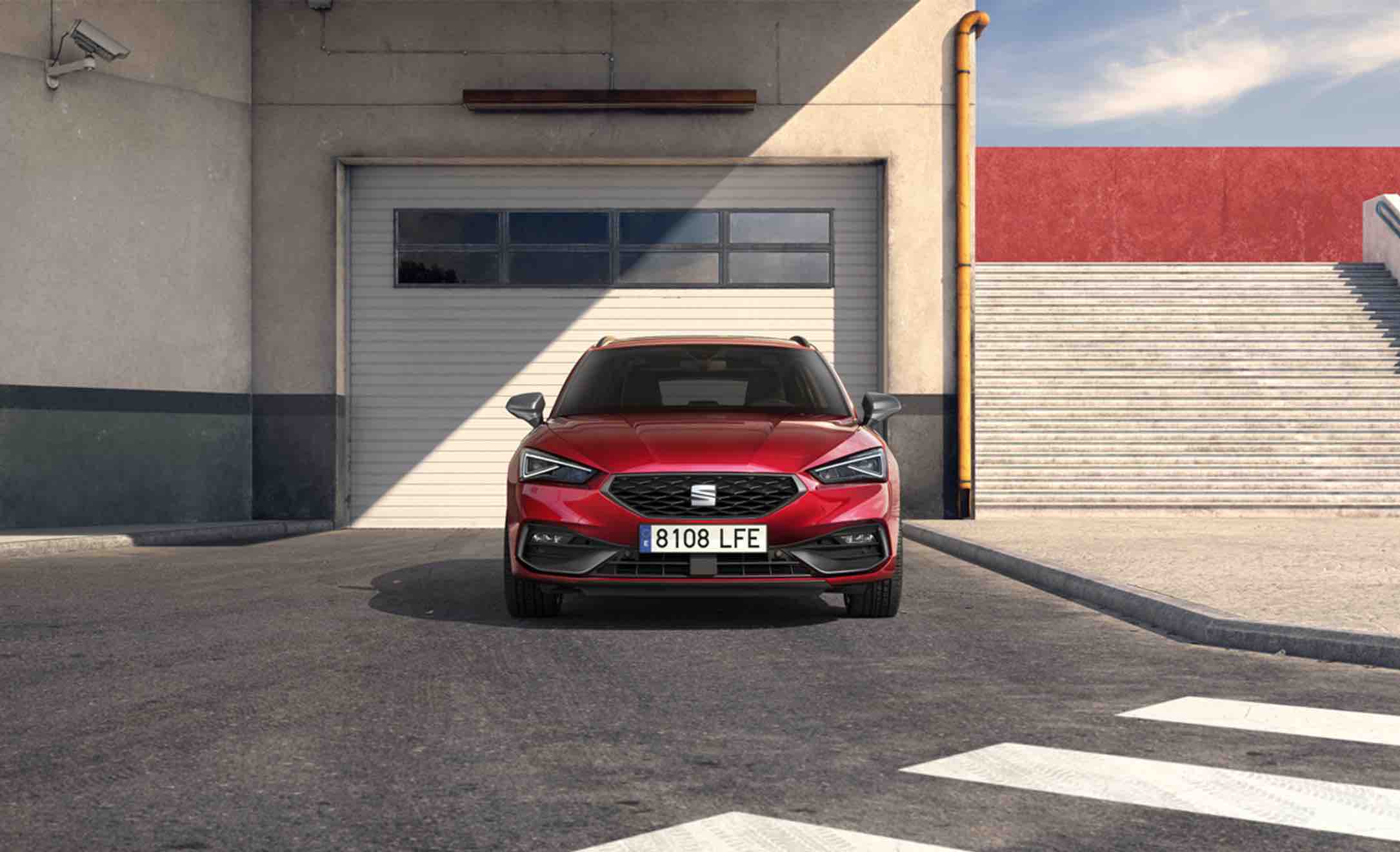 SEAT Leon e-Hybrid charge vue avant
