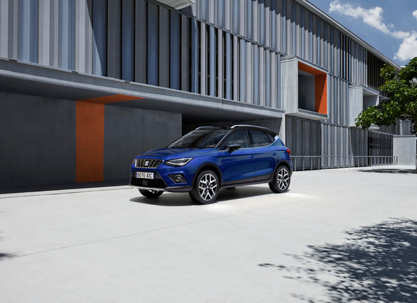 SEAT Arona couleur bleu électrique