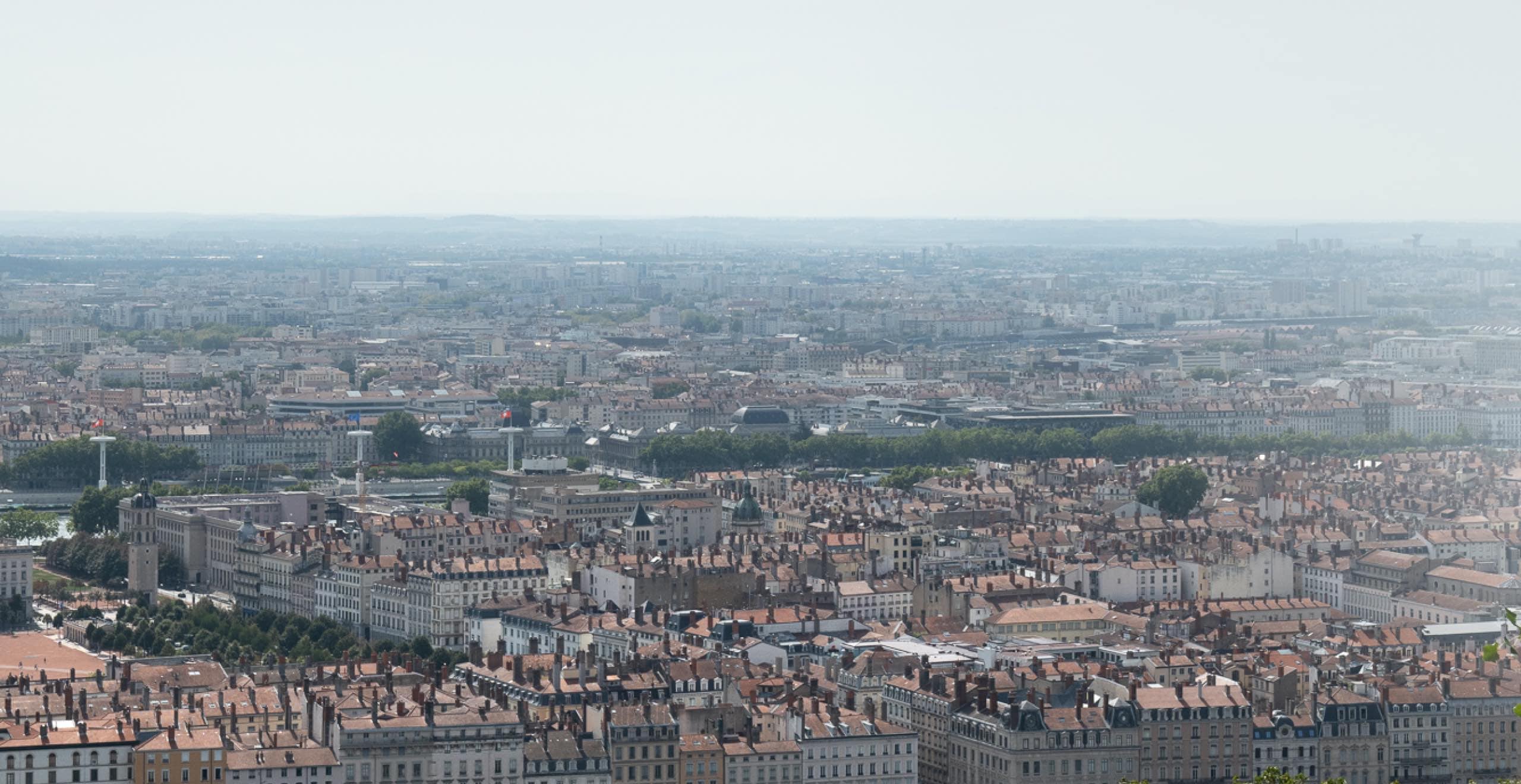 Découvrez l’esplanade de Notre Dame de Fourvière avec le guide du road-trip SEAT