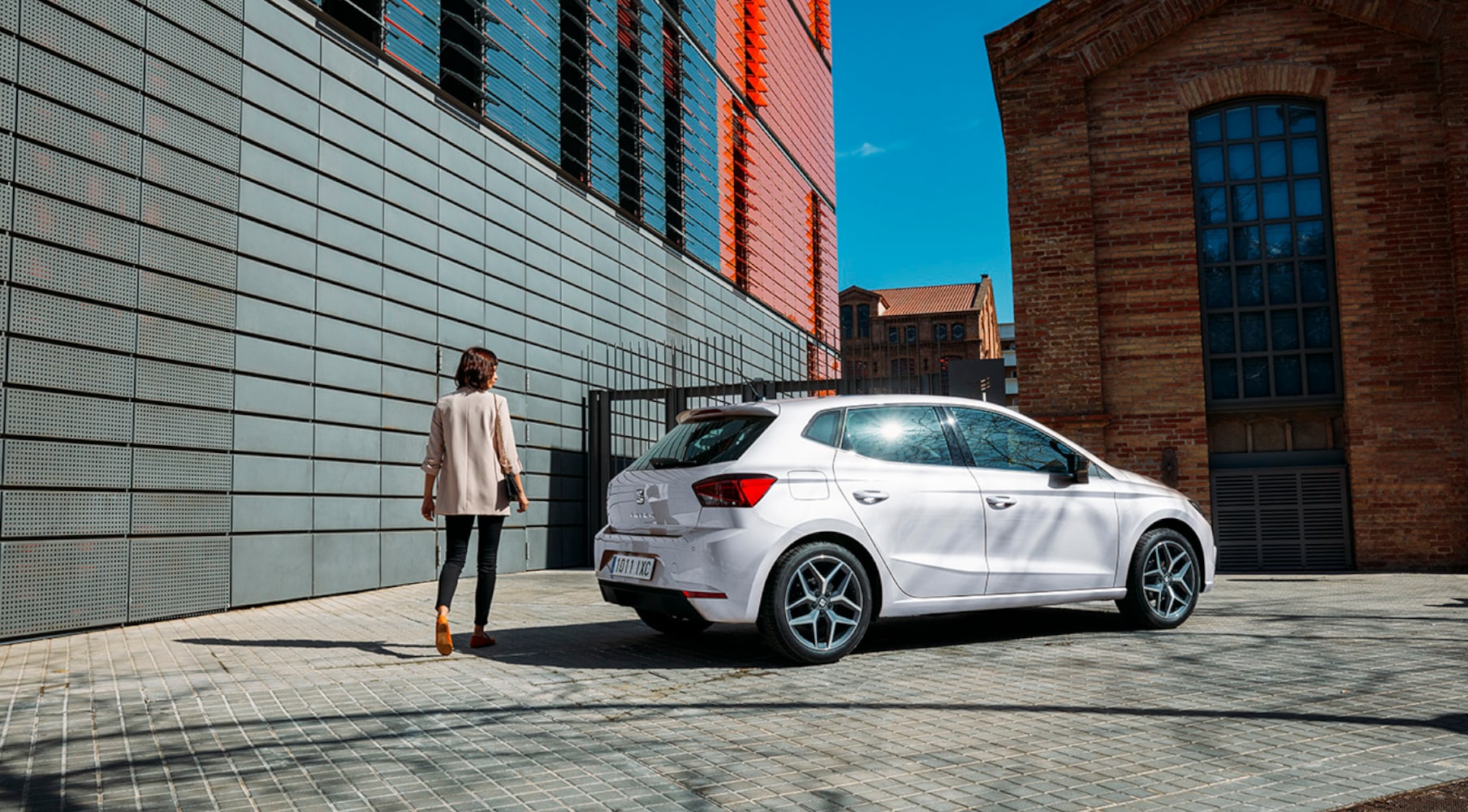 acheter une voiture de ville – SEAT Ibiza voiture citadine couleur blanche