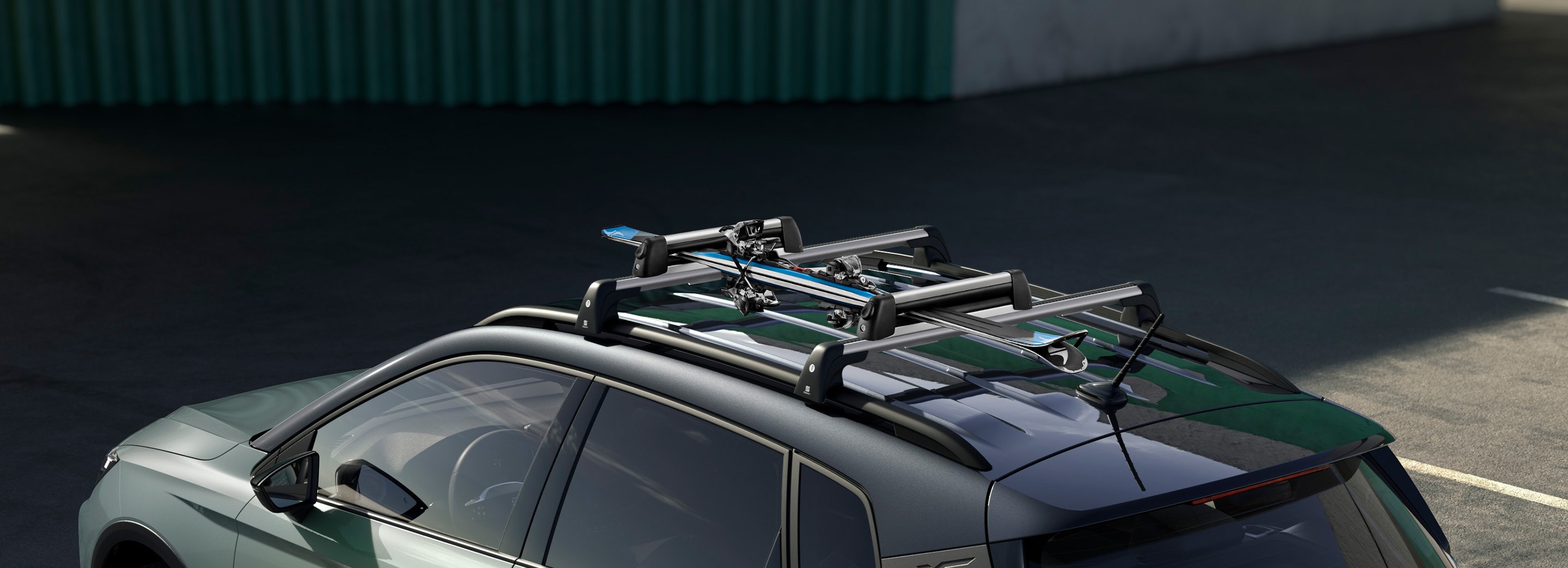 La gamme d’accessoires spécialement conçue pour la SEAT Arona se distingue par des designs audacieux pensés pour vous permettre de profiter pleinement de tout ce que vous aimez faire. La gamme d’accessoires spécialement conçue pour la SEAT Arona se distingue par des designs audacieux pensés pour vous permettre de profiter pleinement de tout ce que vous aimez faire.