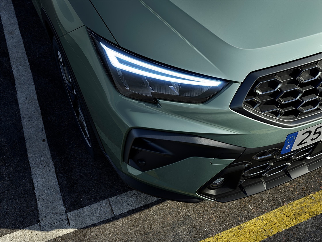 Gros plan sur les phares Full Led de la SEAT Arona