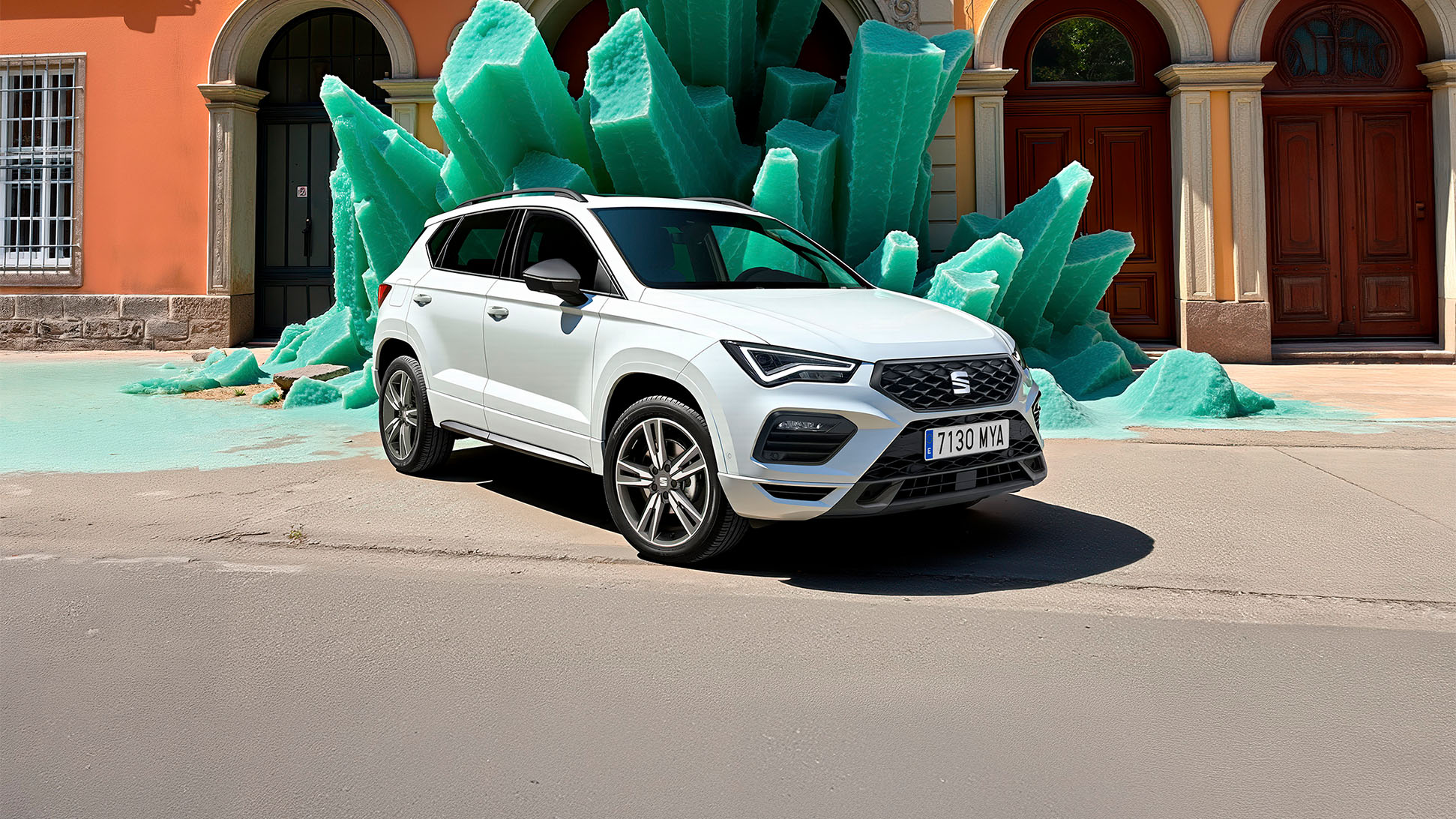 seat ateca stationnée dans un environnement urbain contrastant avec la couleur du véhicule ; visuel mettant en valeur l’élégance du design du véhicule.