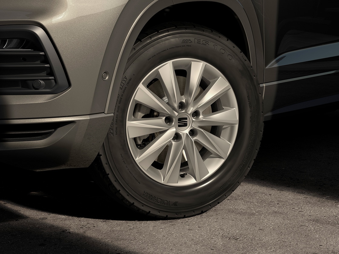 jantes en alliage 16 pouces design en argent brillant pour la seat ateca