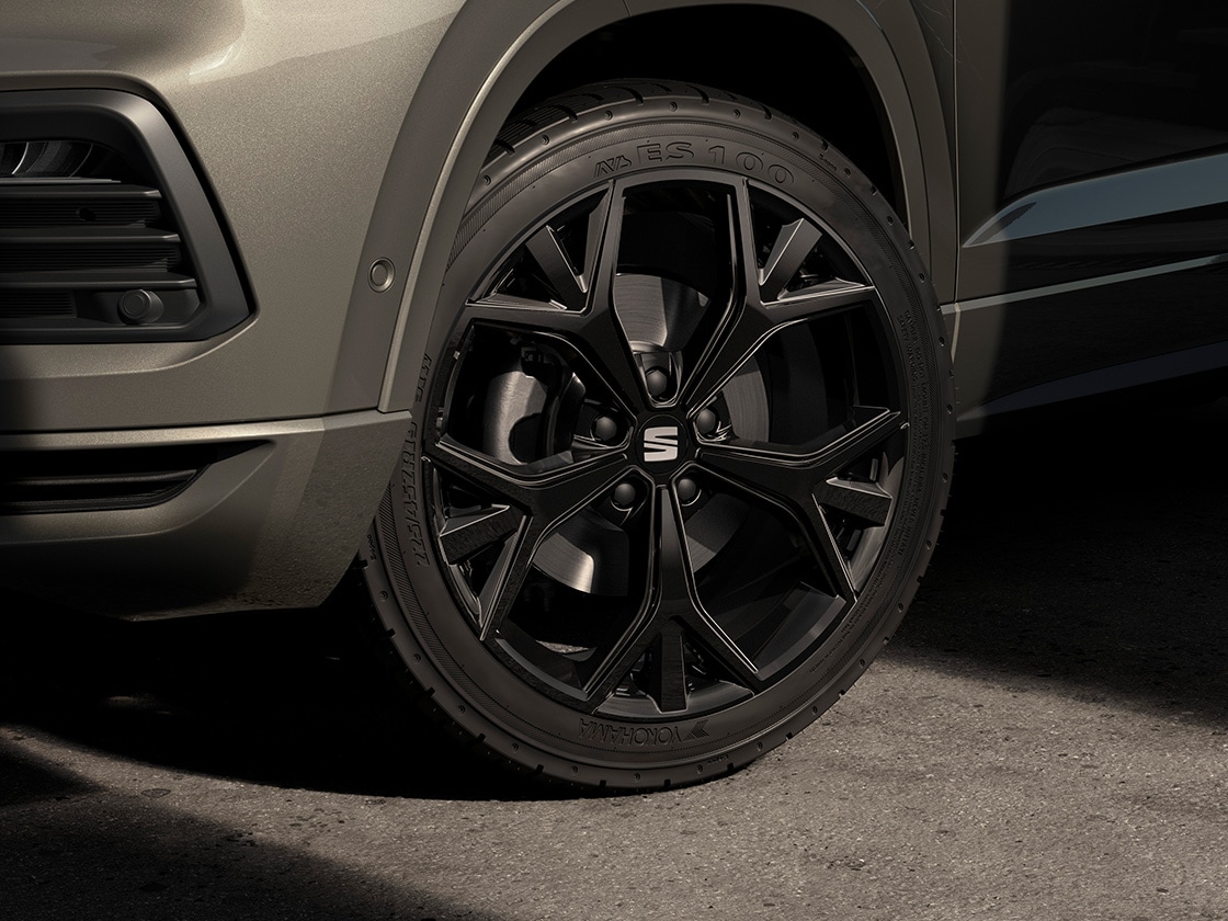 jantes en alliage 19 pouces en noir brillant pour la seat ateca