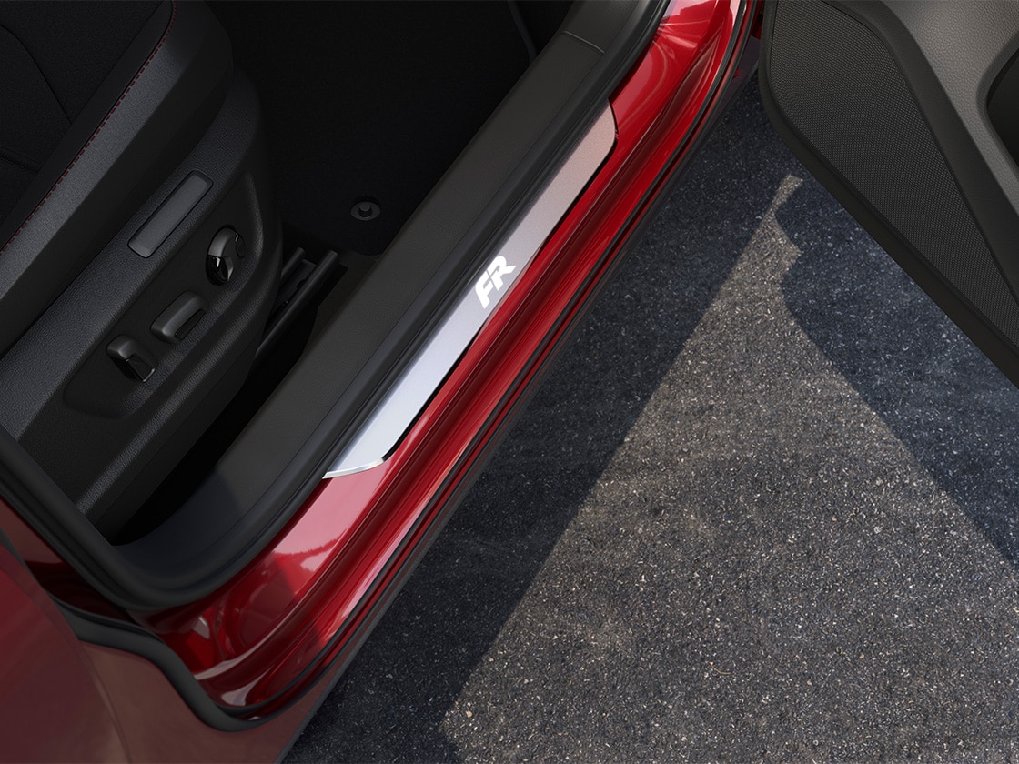 vue du seuil de porte protecteur qui apporte style et personnalité à la voiture.