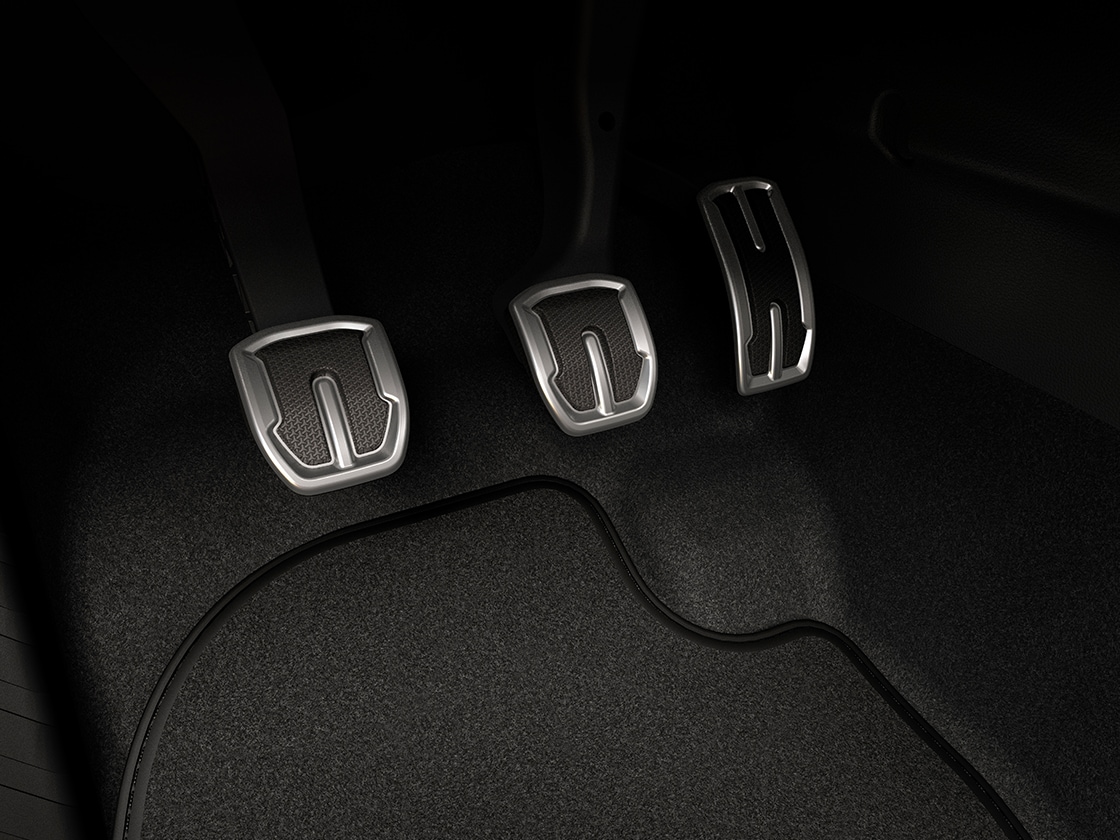 Gros plan des pédales en aluminium de la SEAT Ibiza  Gros plan des pédales en aluminium de la SEAT Ibiza