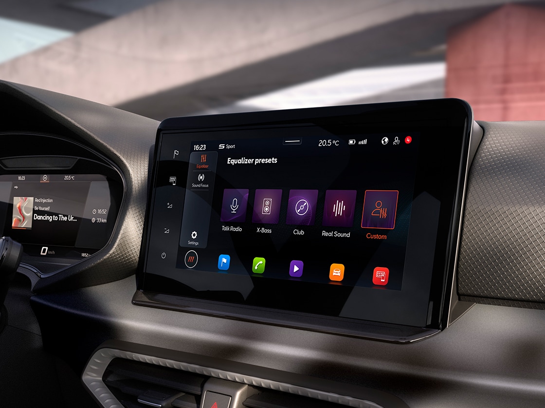 Gros plan sur l’une des modernisations de l’équipement : un haut-parleur du système audio inclus dans le Pack Trend Plus.  Gros plan sur l’une des modernisations de l’équipement : un haut-parleur du système audio inclus dans le Pack Trend Plus.