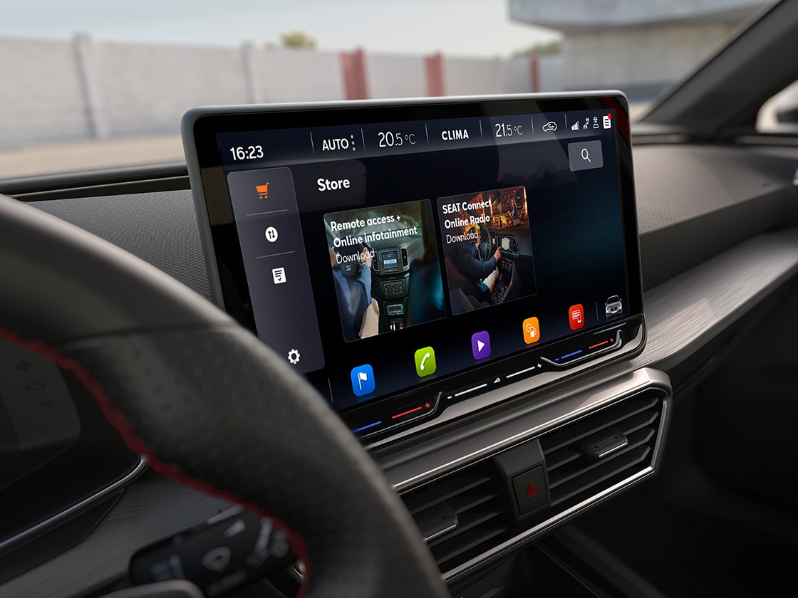 Intérieur de la SEAT Leon 5D montrant l'écran Navi System de 12,9 pouces avec SEAT CONNECT.
