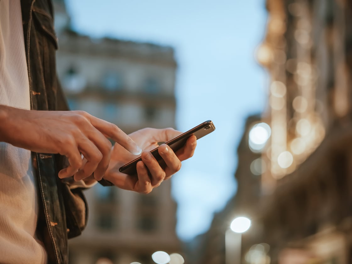 L’application My SEAT propose différents services à distance. Grâce au téléphone, le conducteur peut accéder à des mises à jour en temps réel et à des fonctionnalités en ligne, telles que régler la température, savoir où est garée votre seat leon sportstourer.