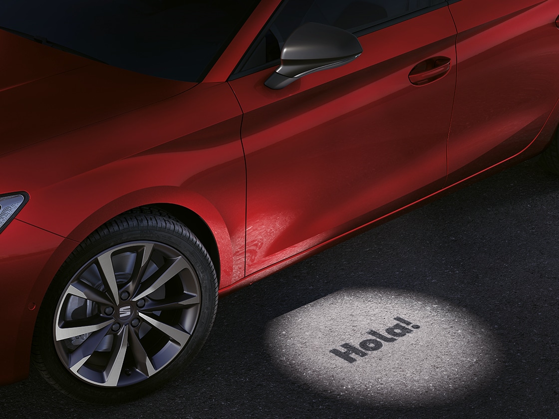Welcome light feature on the seat leon, projecting "Hola!" to greet you in style as part of its award-winning design.