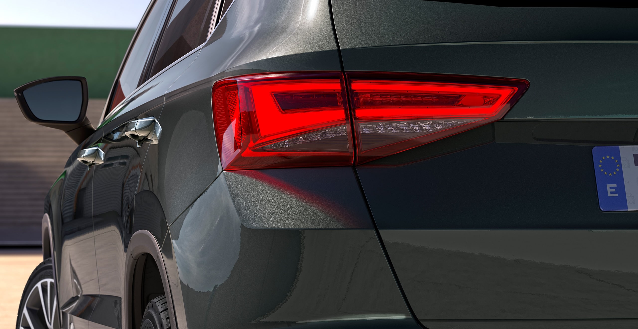 SUV SEAT Ateca vue détaillée éxtérieur feux arrières full led