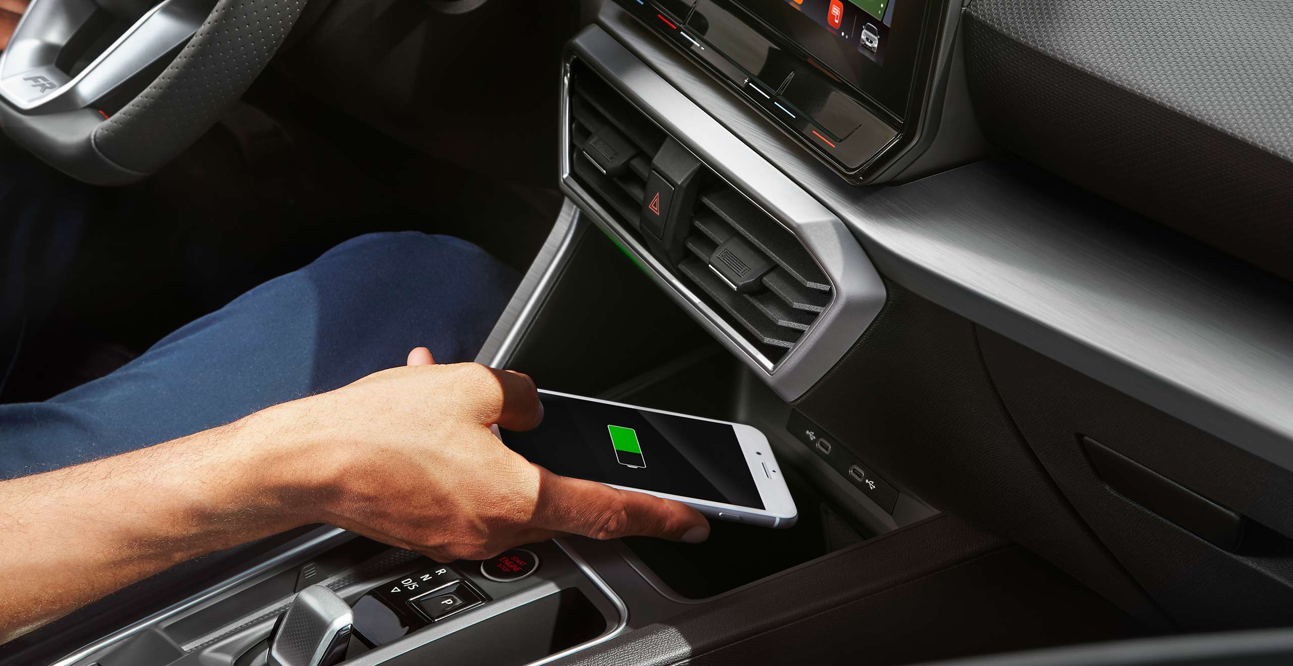 SEAT Leon Sportstourer Connectivity Box