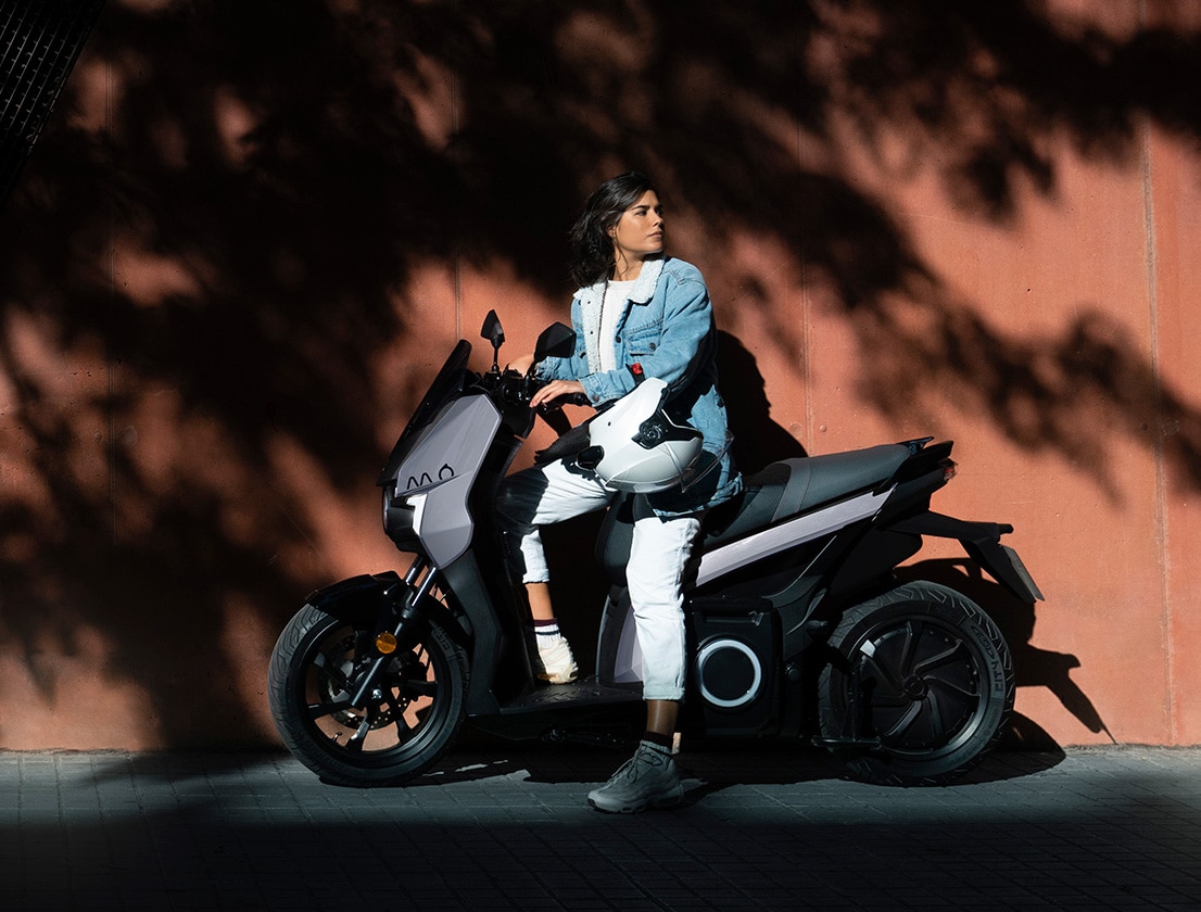 Novo-Seat-Mo-50-Eletric-Scooter-Light-Fun-Pratical