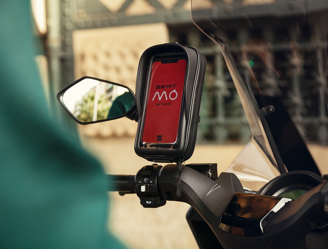 SEAT MÓ 125 smartphone mounting bracket