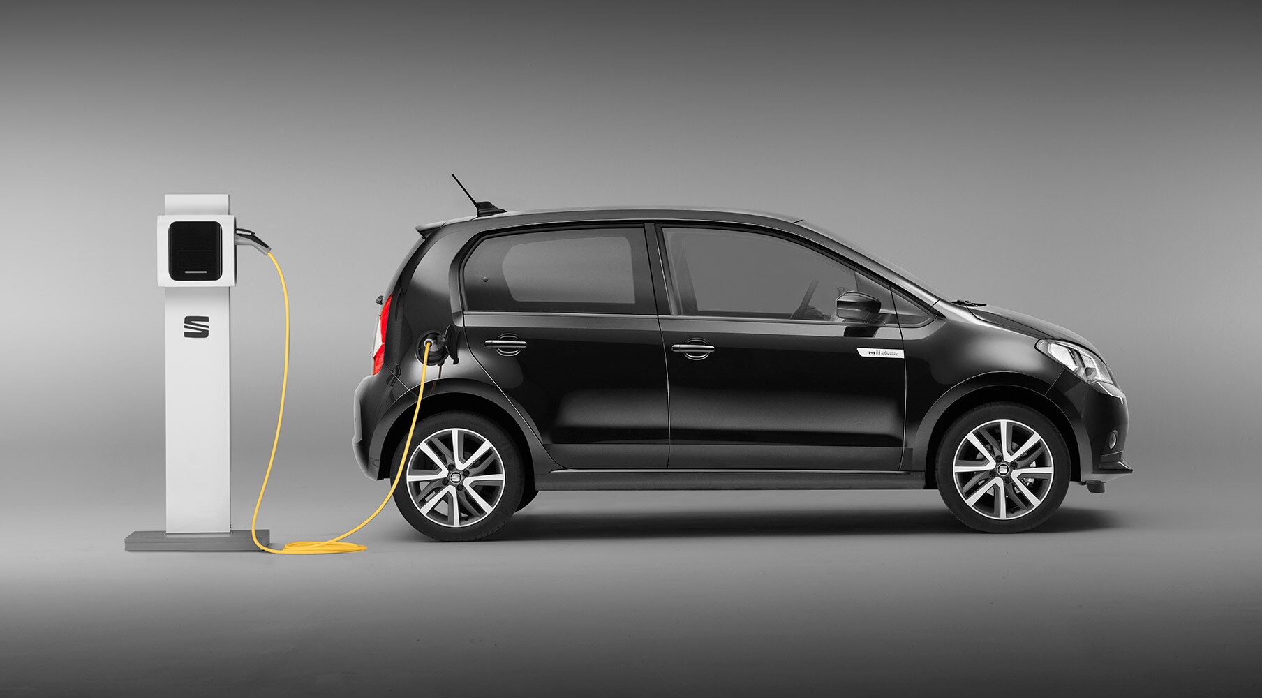 SEAT Mii electric avec borne de recharge