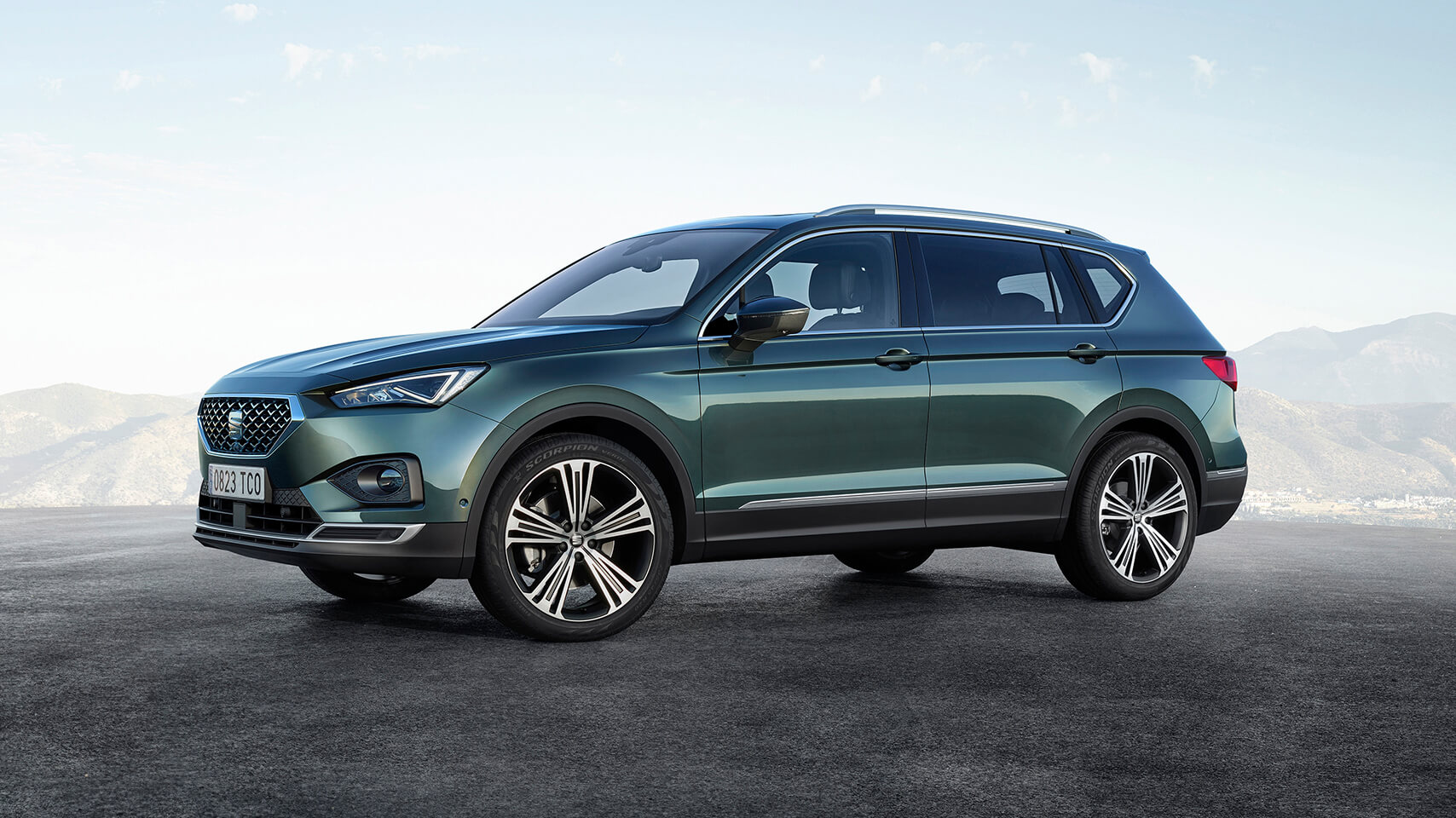SEAT nouveau modèle phare SEAT Tarraco SUV mountagnes derrières
