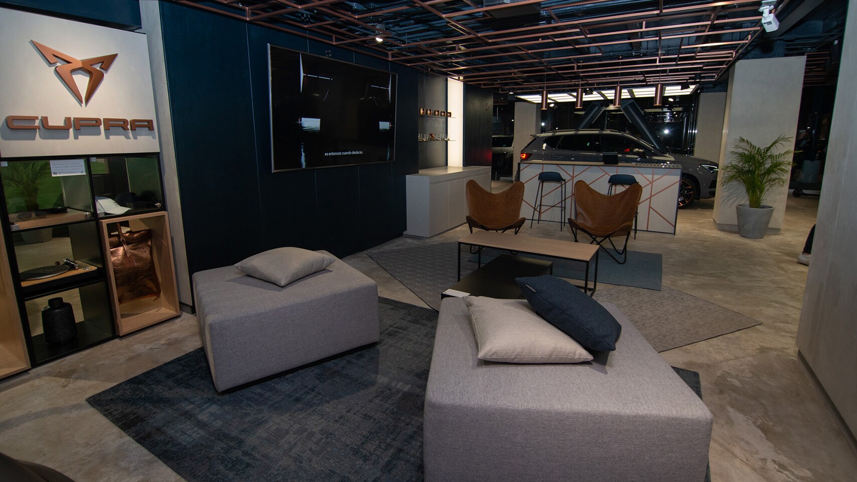 Intérieur du premier Flagship Store de CUPRA au Mexique