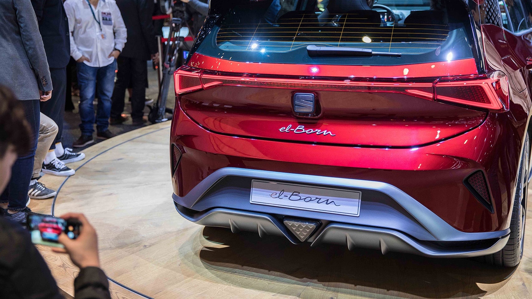 SEAT présente la cupra born à Genève
