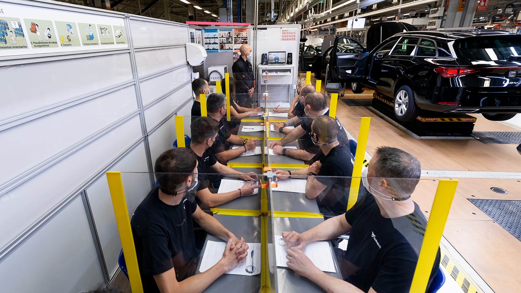 Les employés de SEAT S.A. à l'arrêt pour sensibiliser au changement climatique.