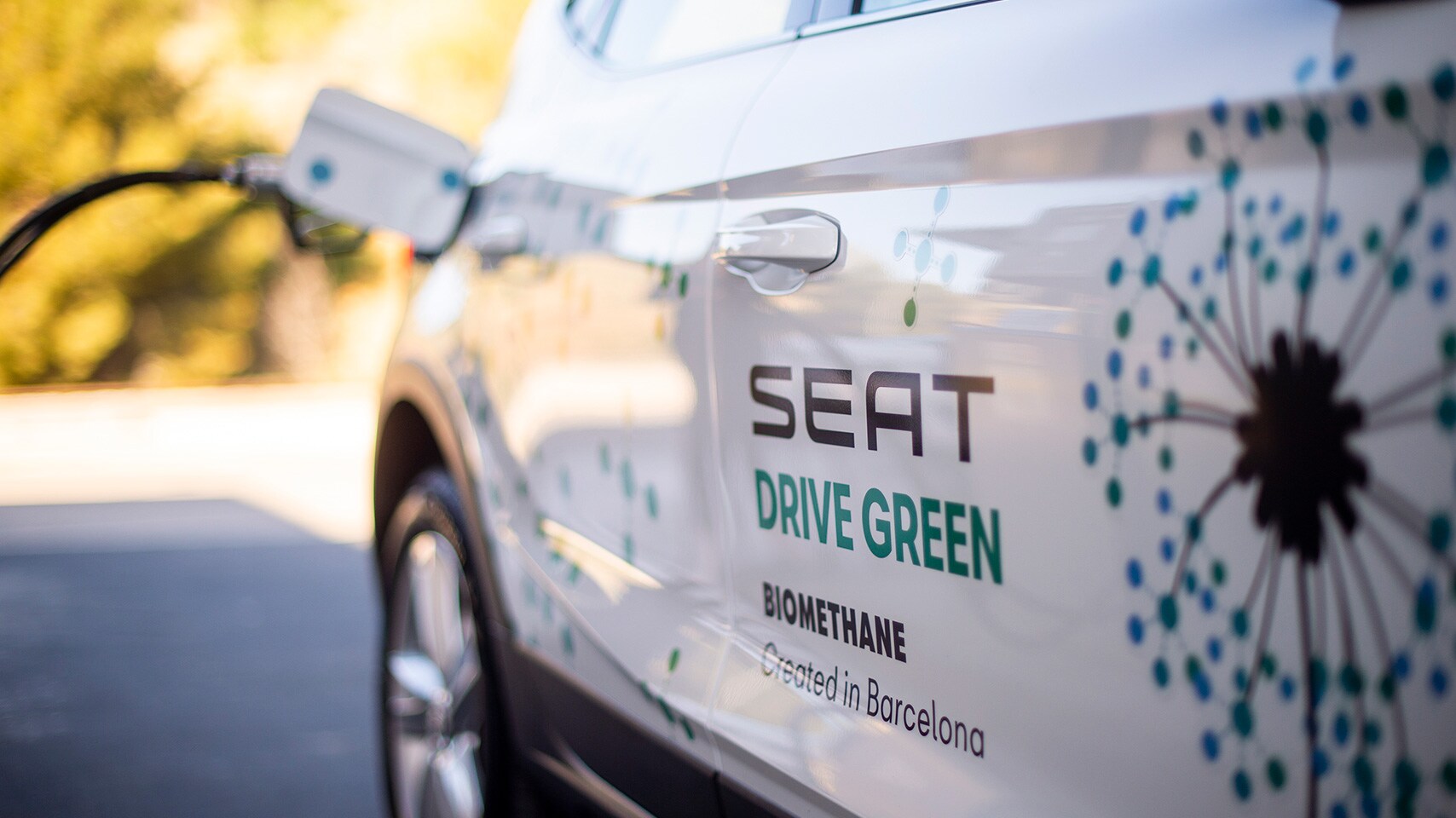 Voiture SEAT Drive green de coté