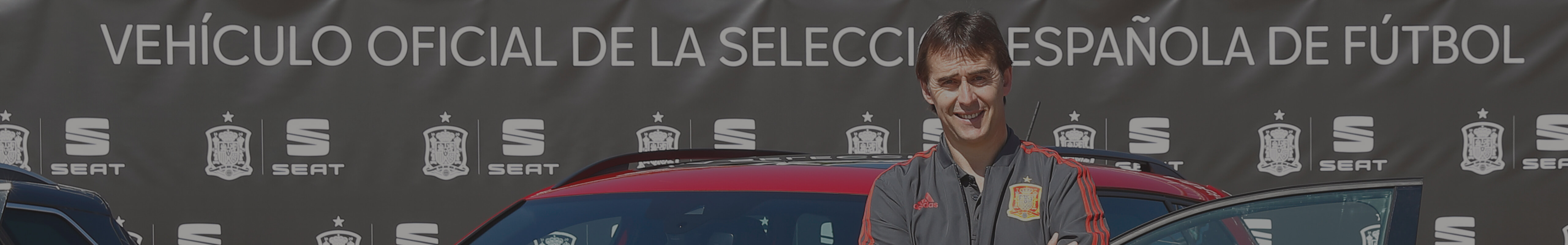 Lopetegui, sélectionneur de l'équipe nationale d'ESpagne devant le SUV SEAT Ateca - SEAT Sponsors de l'équipe nationale de football