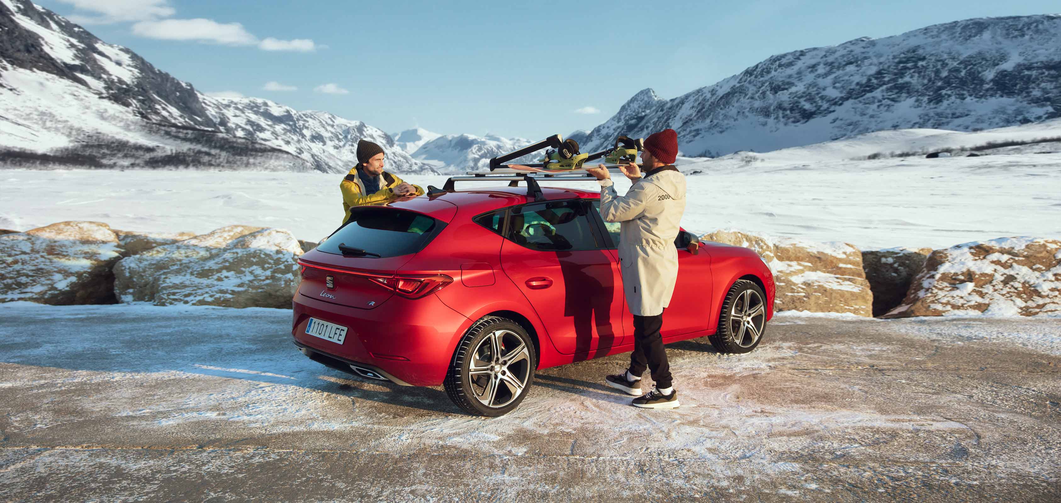 Nouvelle SEAT Leon avec porte-skis de remorquage accessoires de voiture