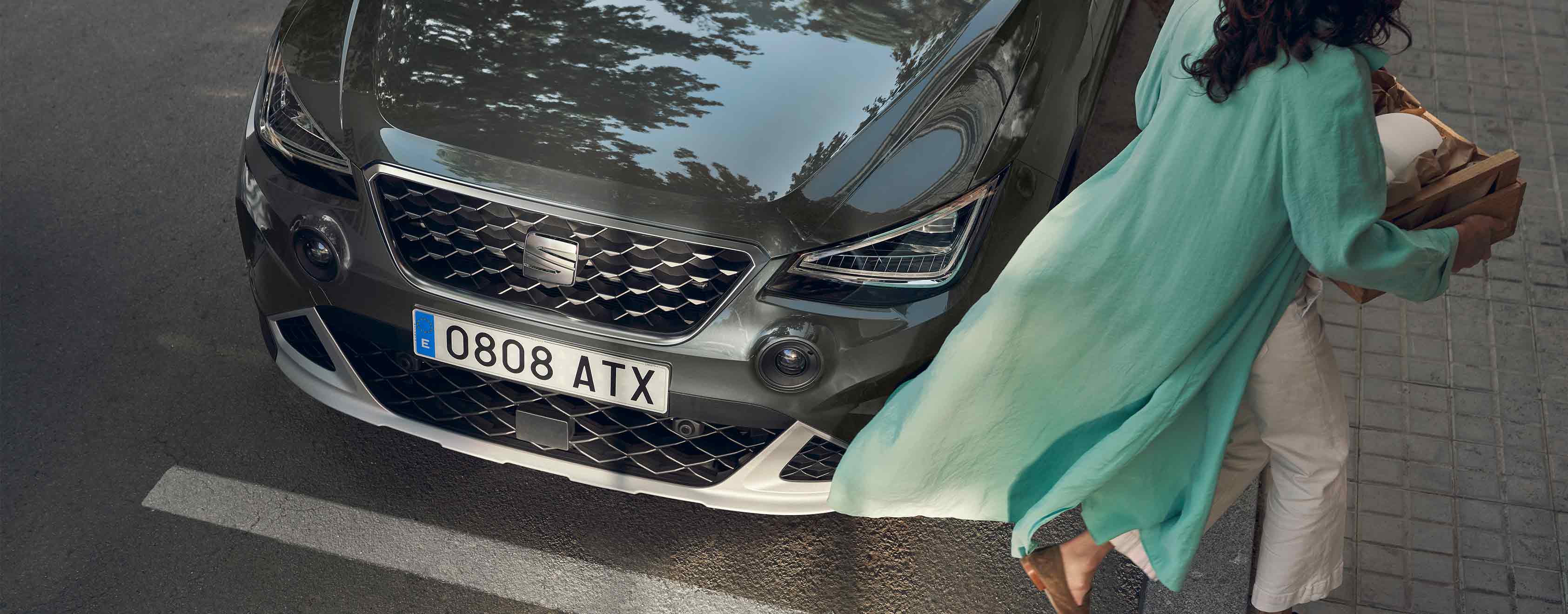 SEAT Arona gris falaise