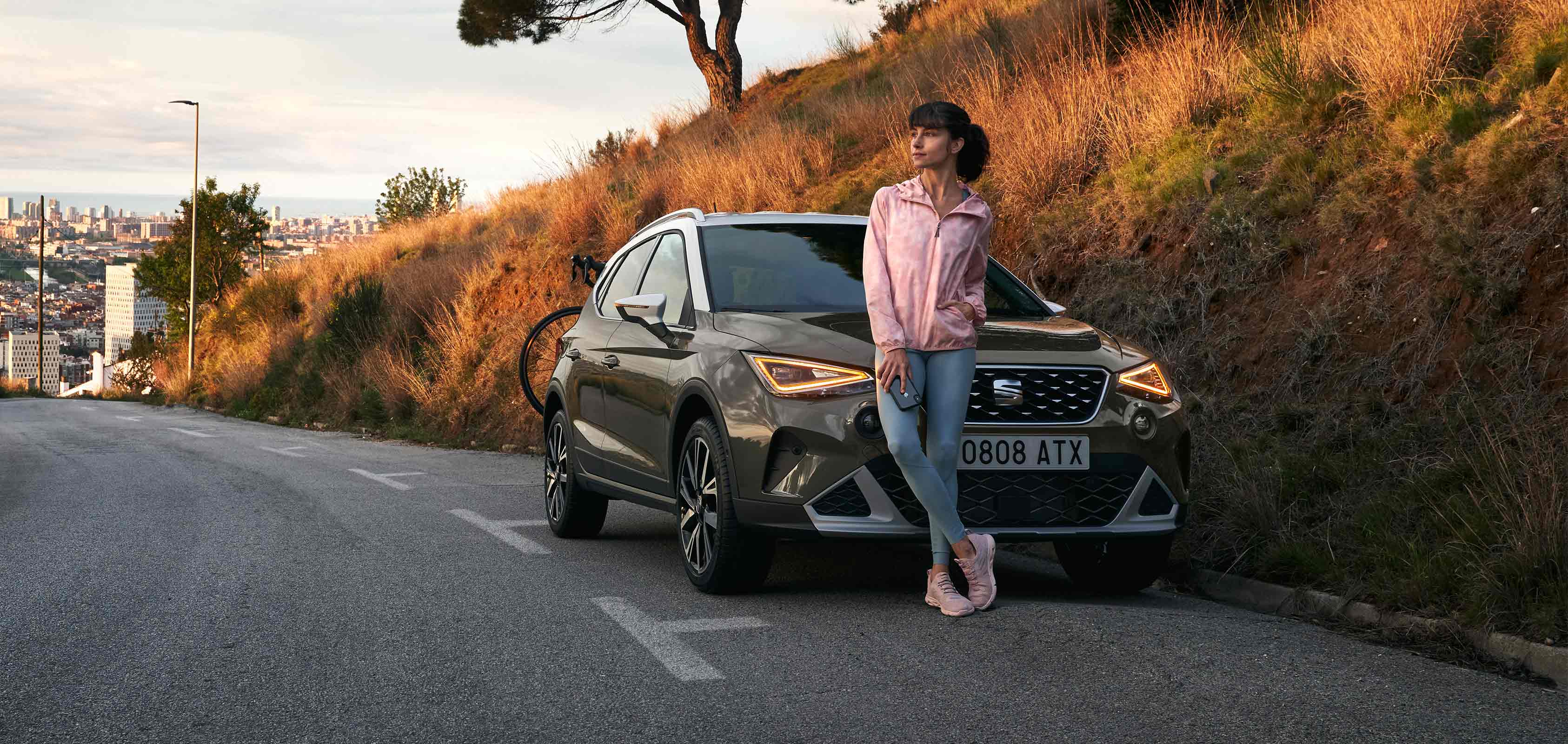 SEAT Arona gris falaise avec projecteurs LED 