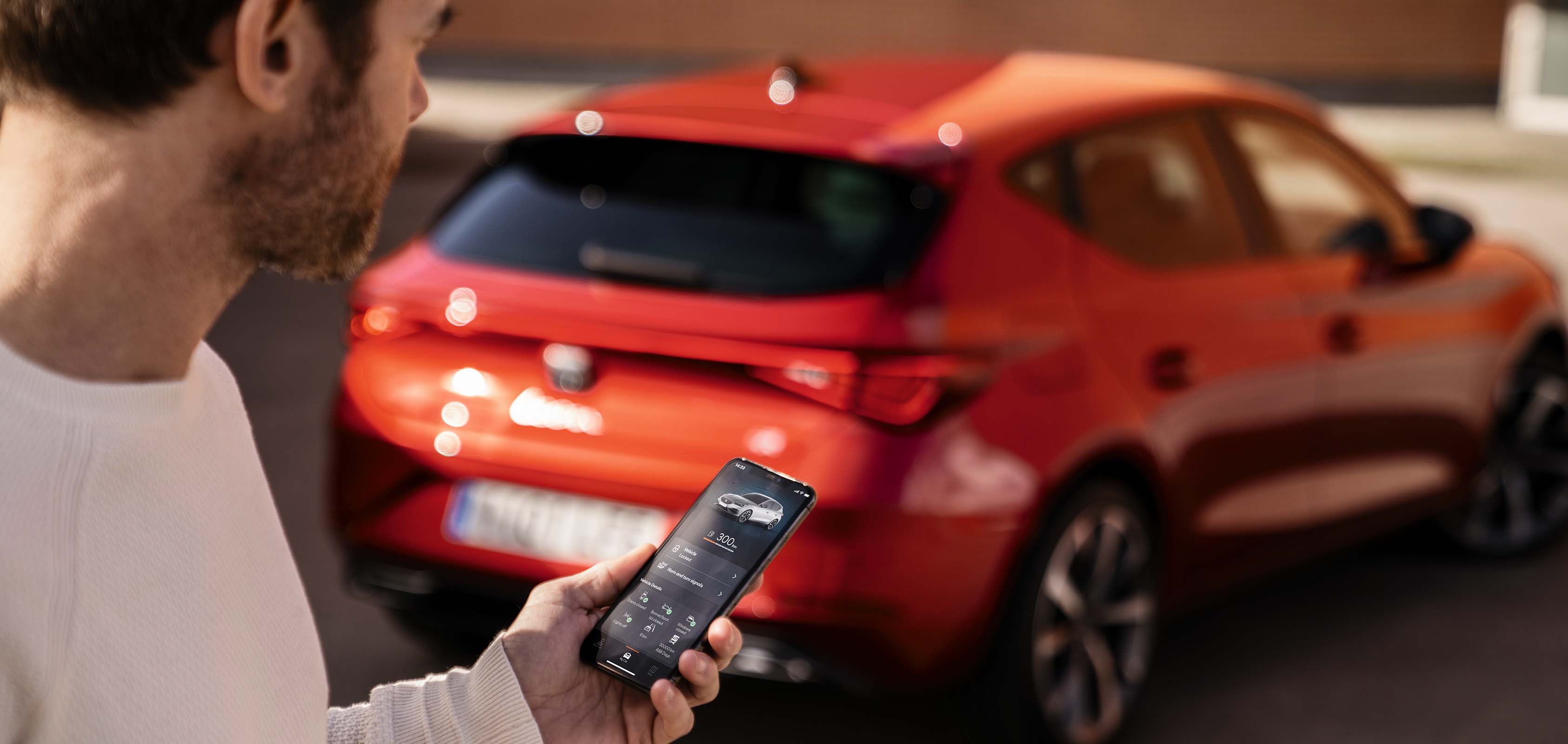 SEAT Leon smartphone connecté à l'application SEAT CONNECT