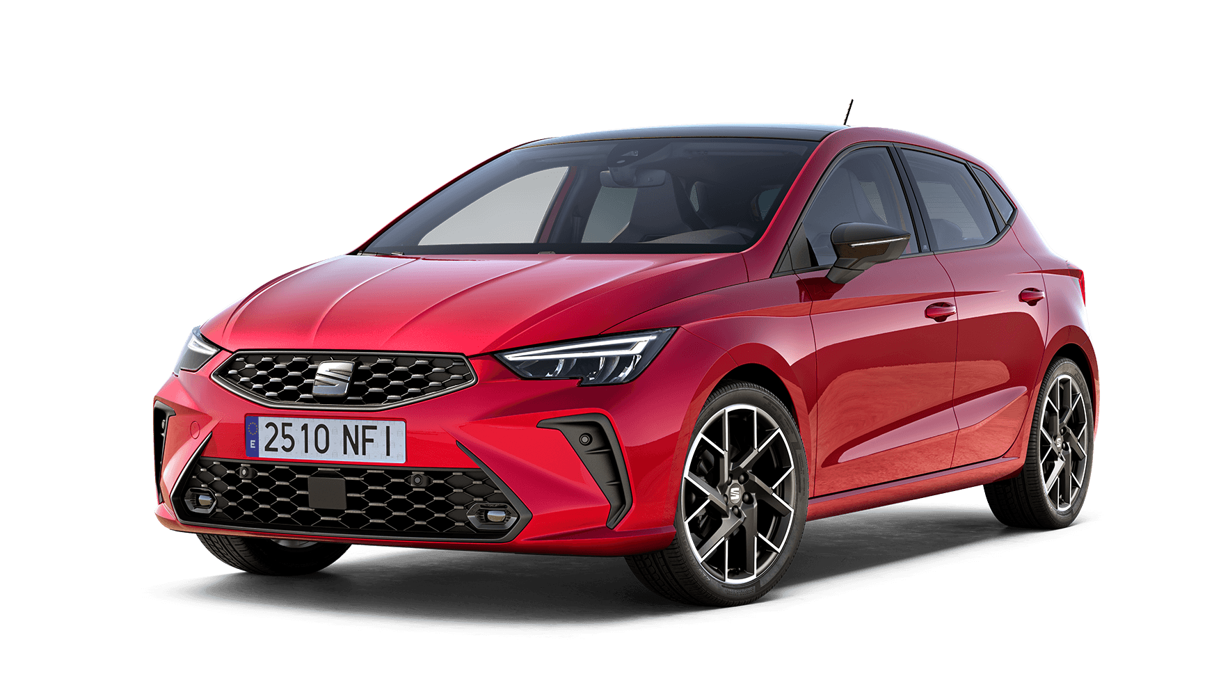 Vue de trois quarts avant d’une citadine SEAT Ibiza FR rouge, présentée sur un fond blanc épuré en studio.