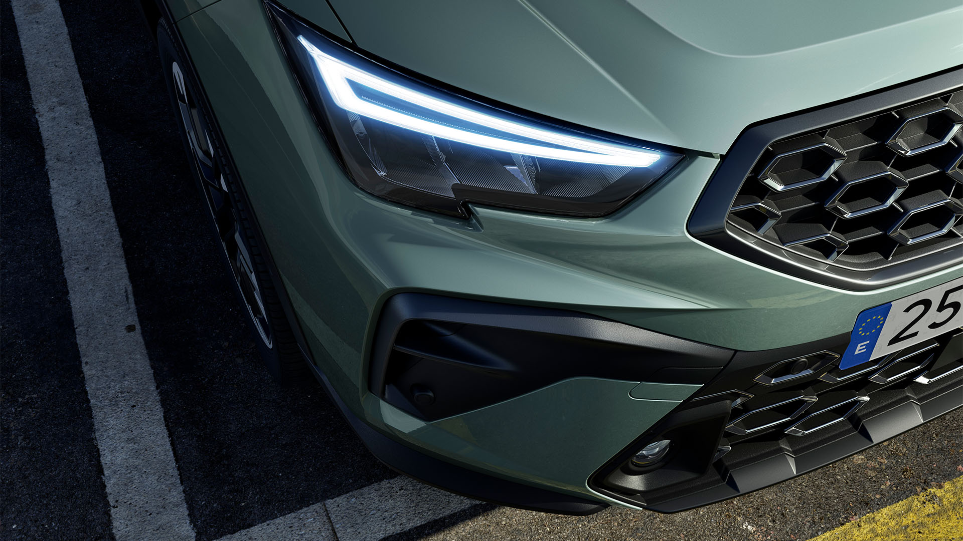 Gros plan sur les phares Full LED de la SEAT Arona.