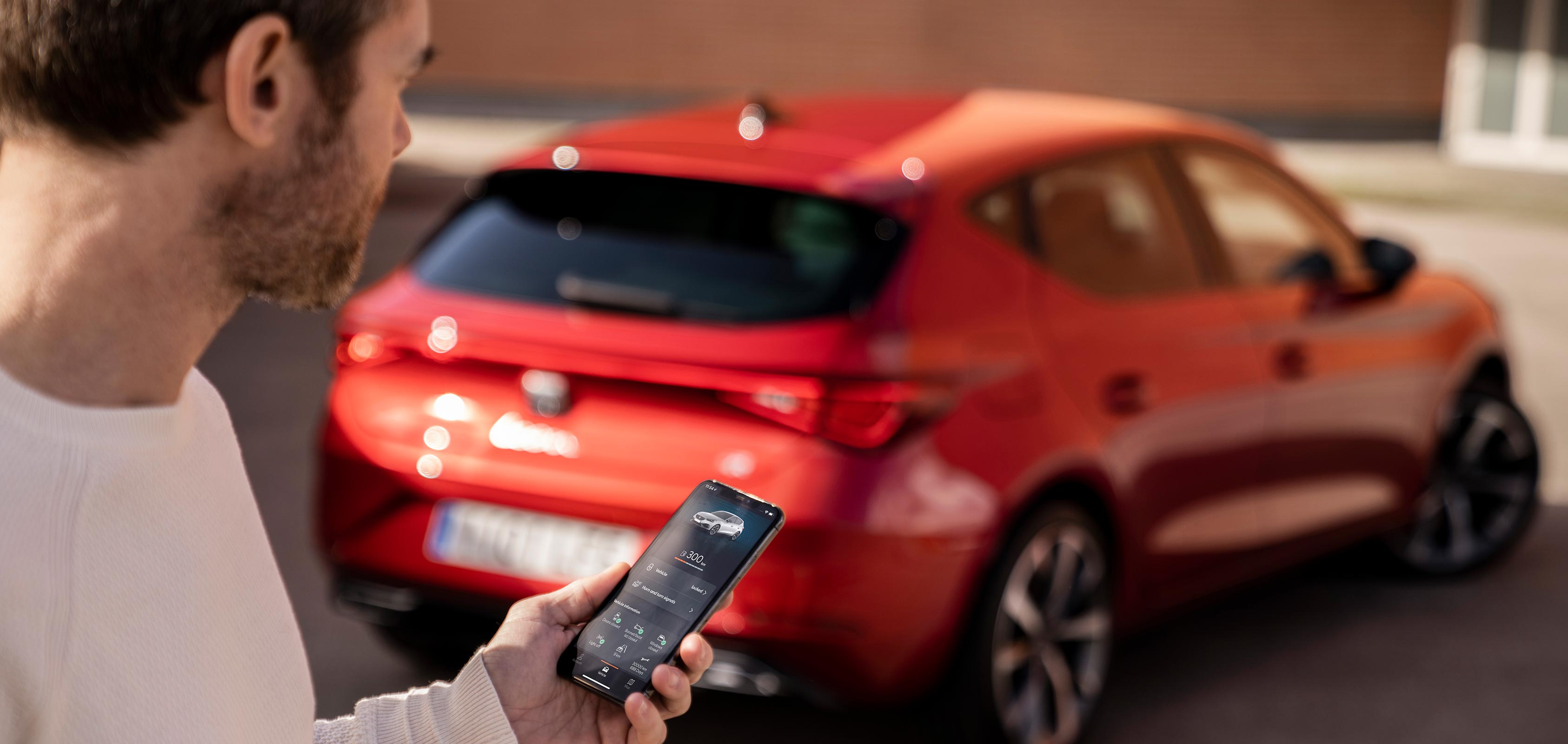 SEAT Leon smartphone connecté à l'application SEAT CONNECT