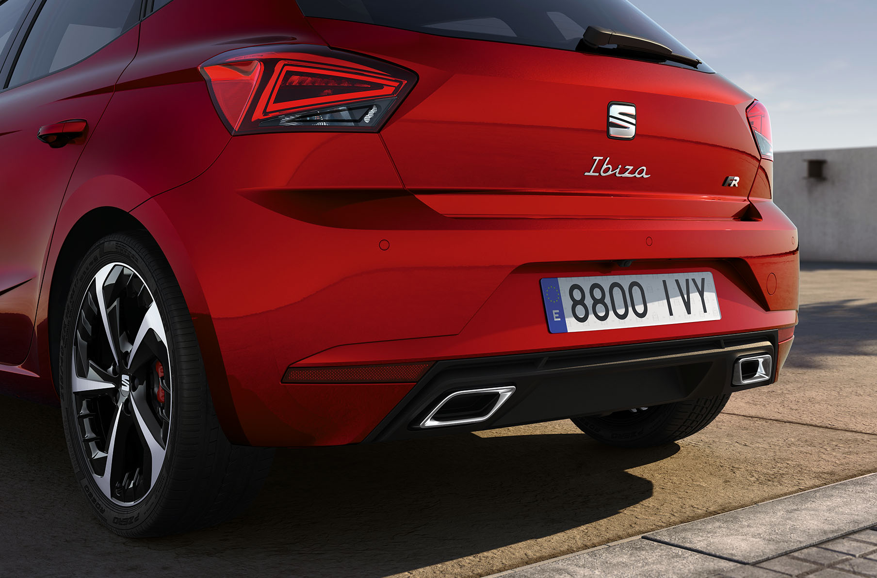 seat ibiza desire red colour integrated exhaust pipes